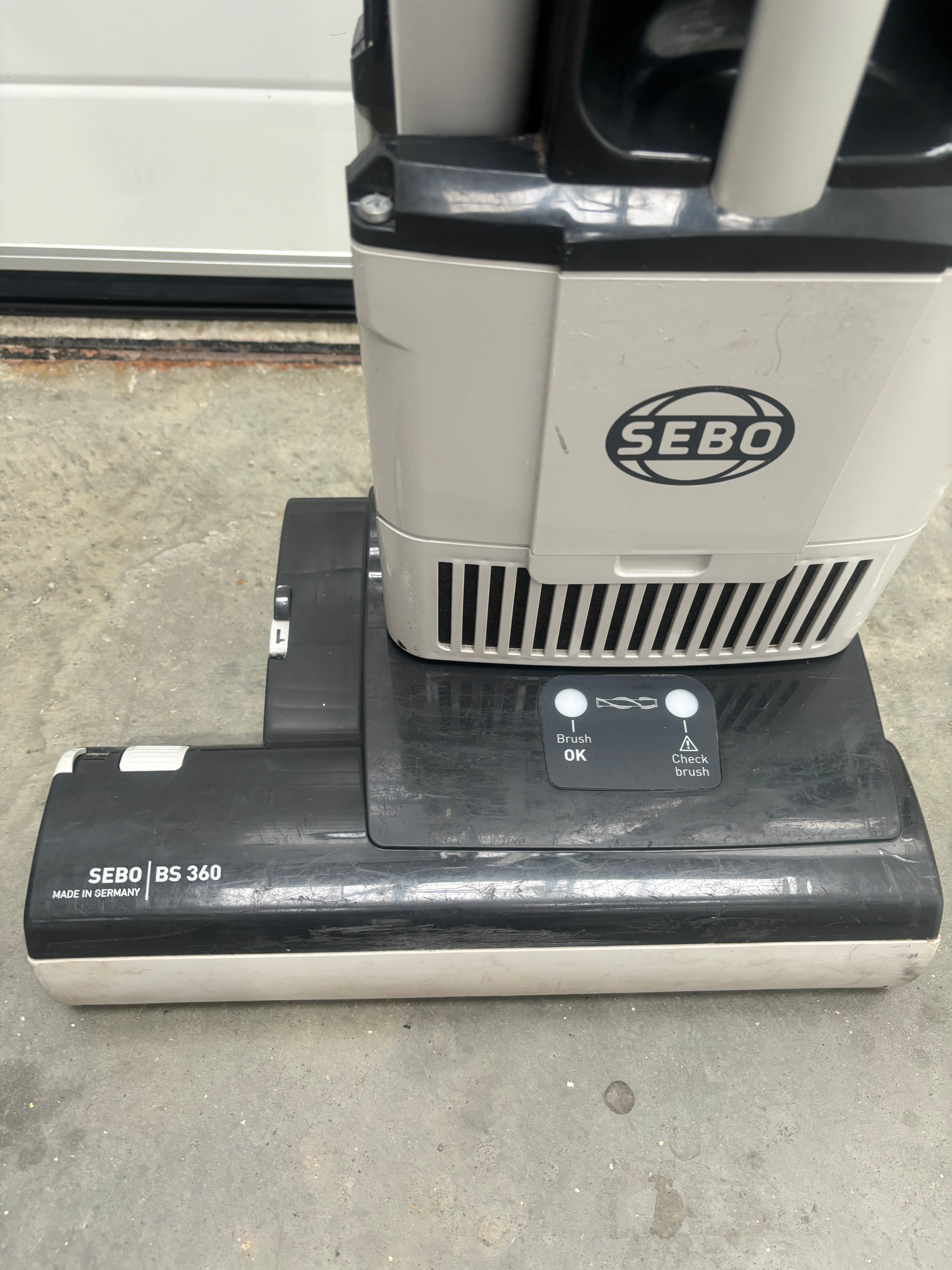 SEBO BS360 Vacuum Cleaner Pre-owned