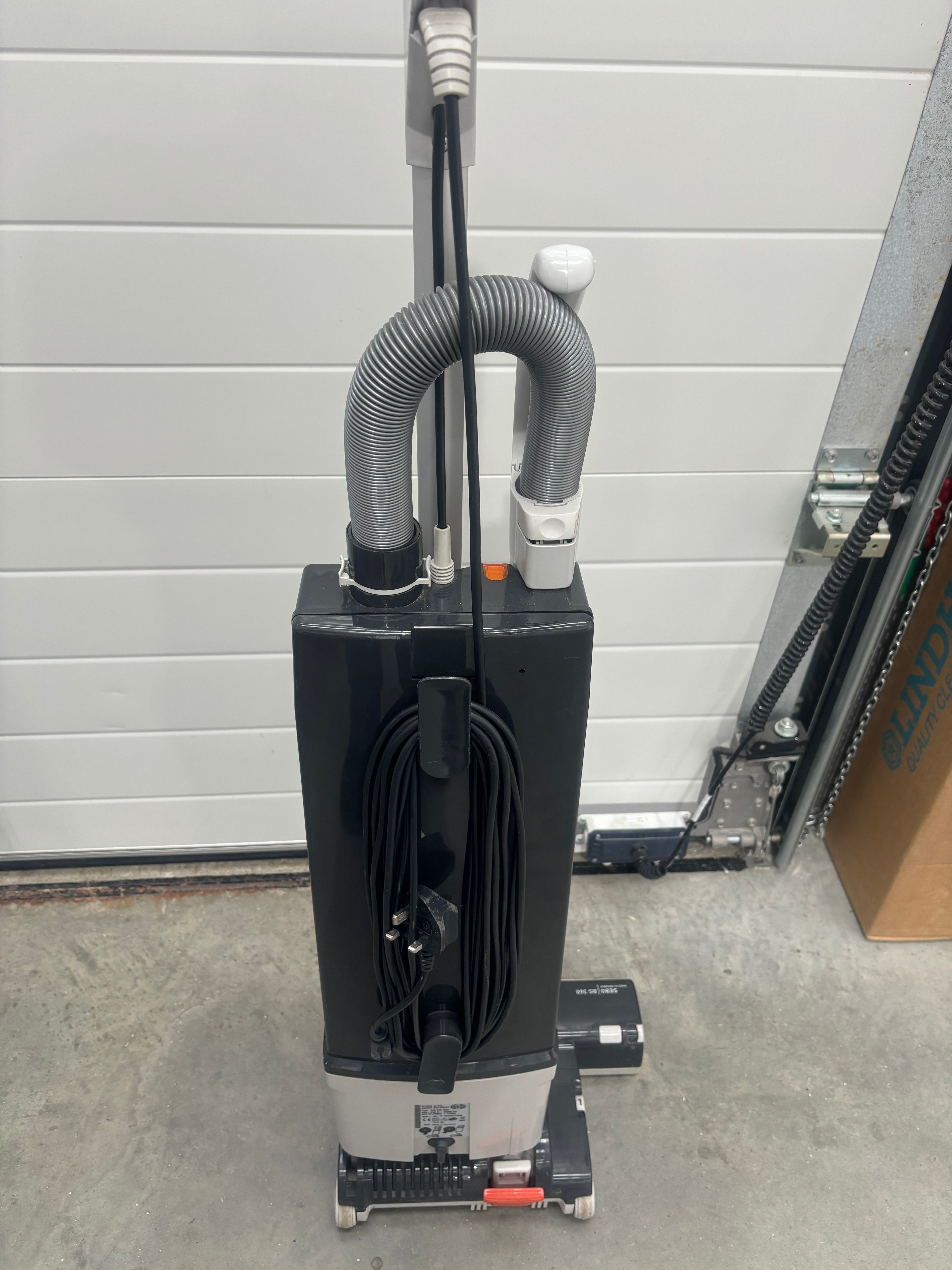 SEBO BS360 Vacuum Cleaner Pre-owned